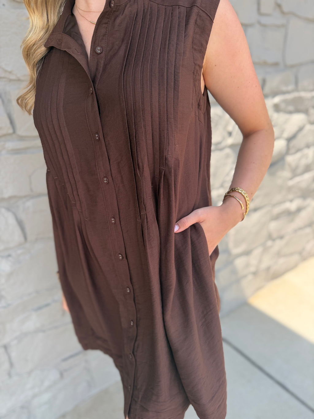 Gale Pleated Sleeveless Dress - Chocolate