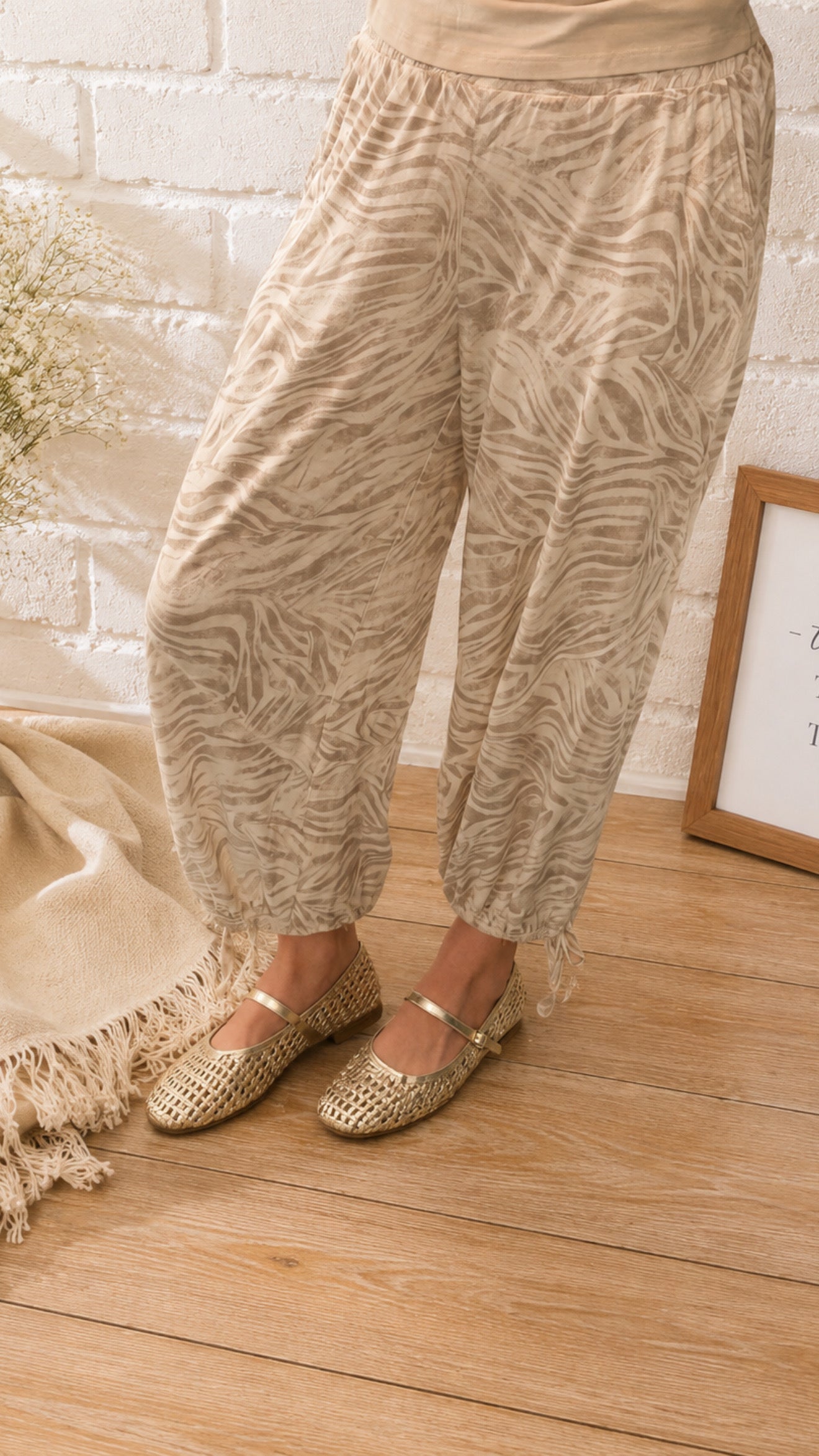 Mary Jane Flats - Gold
