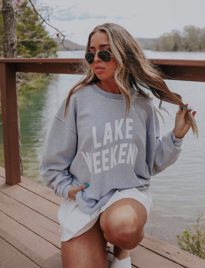 LAKE WEEKEND Corded Sweatshirt