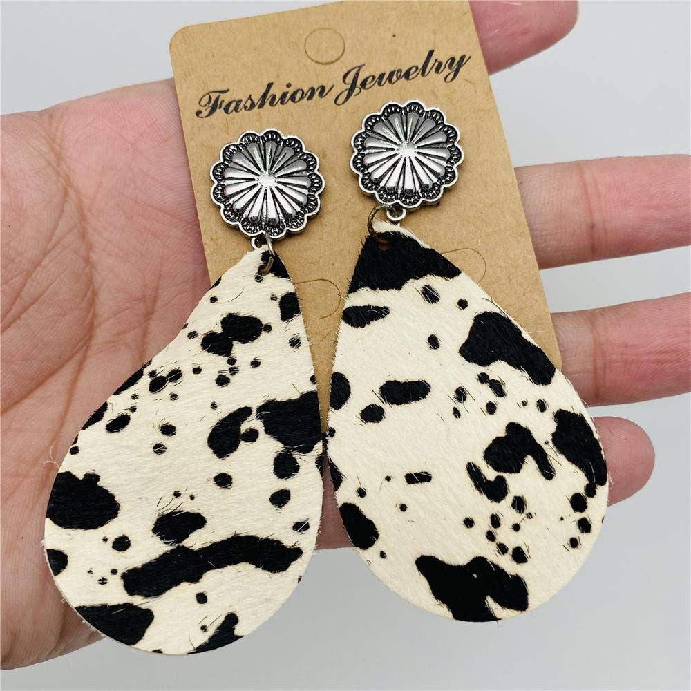 Cow print leather earrings - Black